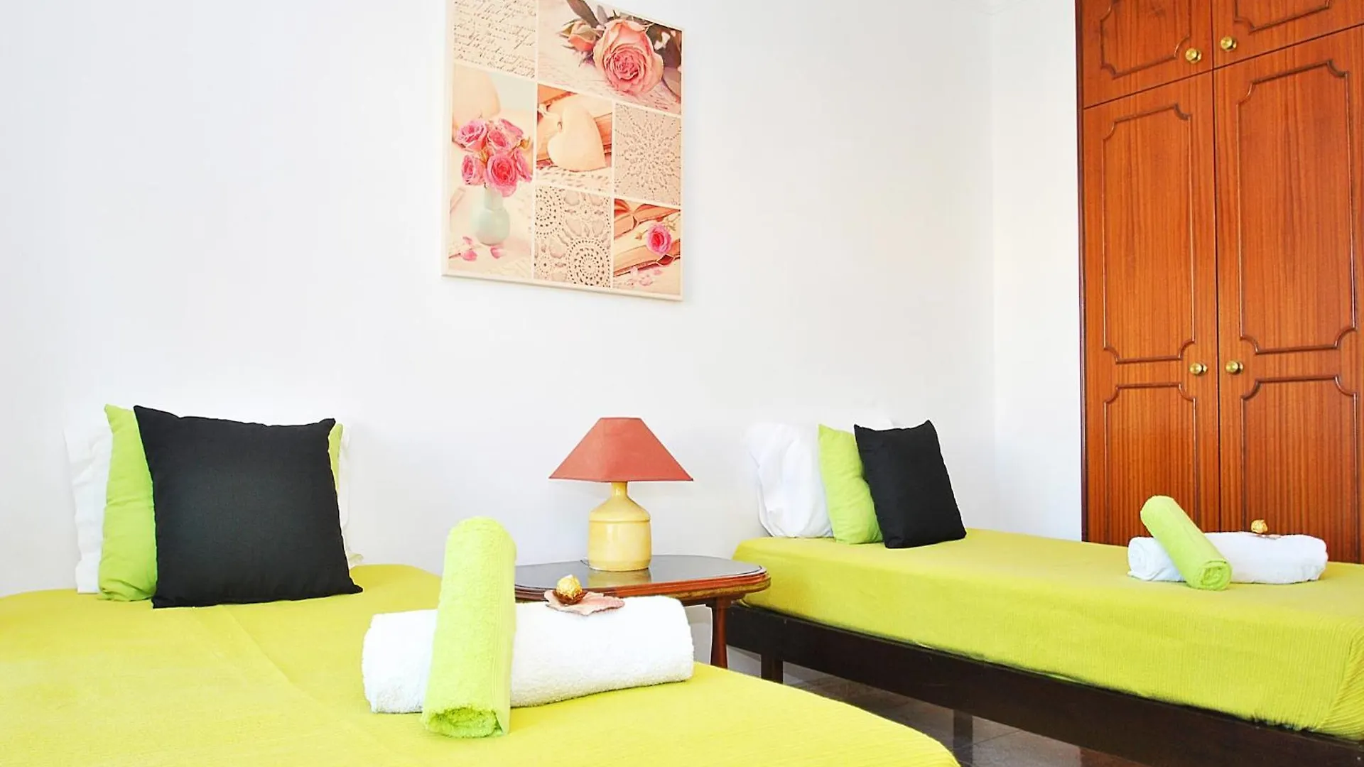 Contemporary Villa W Private Albufeira