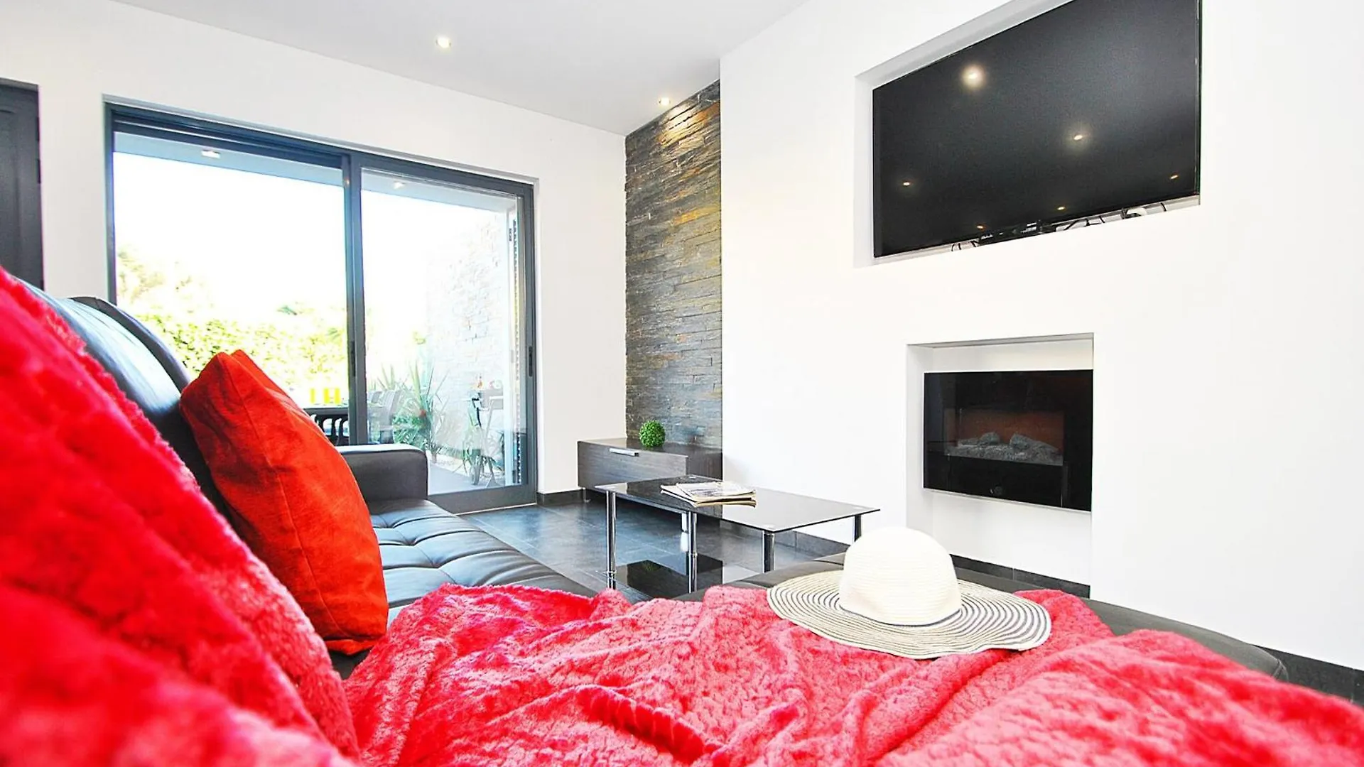 Contemporary Villa W Private Albufeira